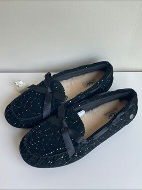 UGG Women's Dakota Stargirl Slipper Size 4